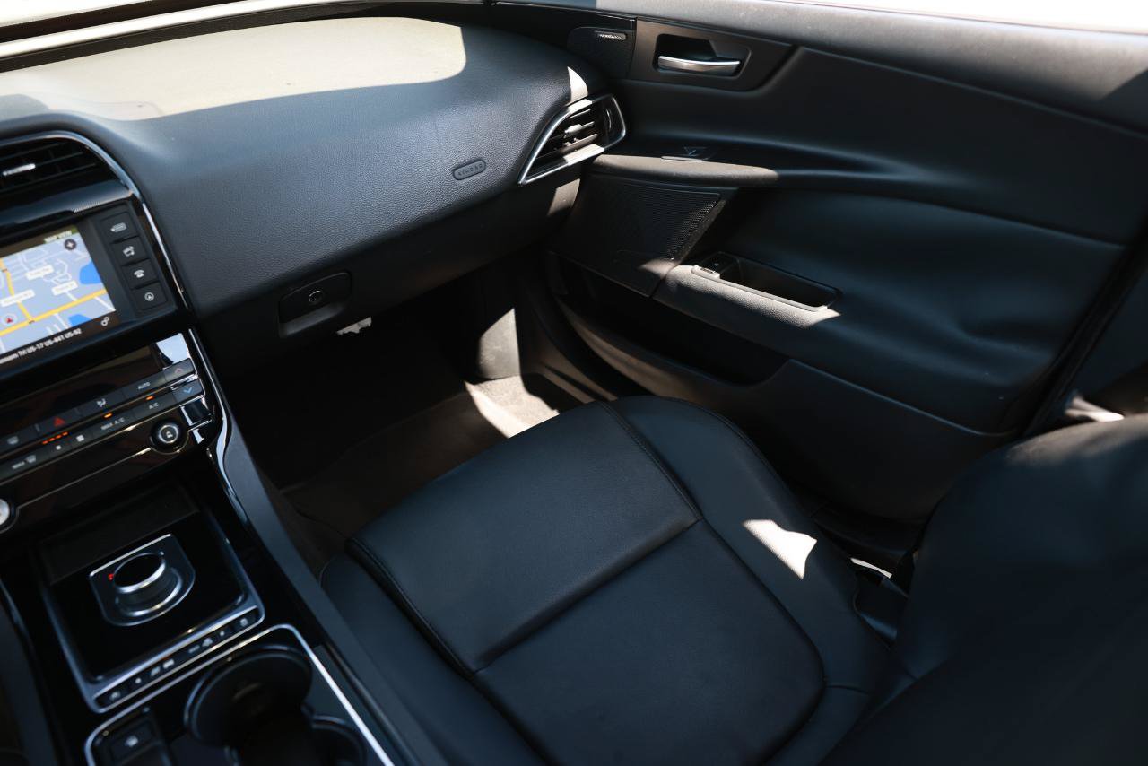 Used 2017 Jaguar XE Premium RWD image 24