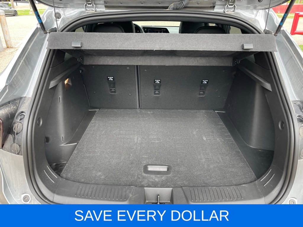 Used 2025 Chevrolet Trax RS w/ Sunroof Package FWD image 6