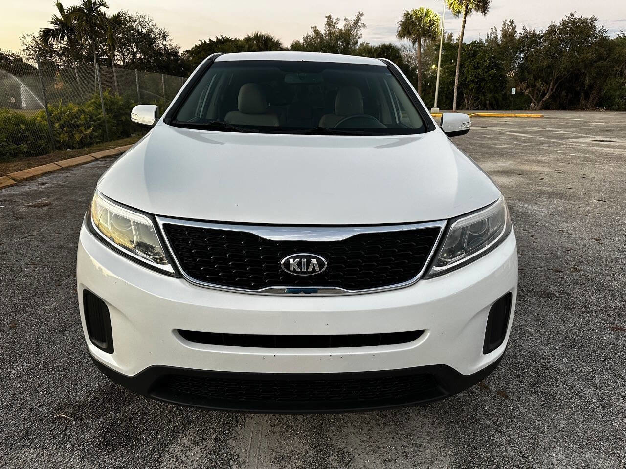 Used 2015 Kia Sorento LX image 3
