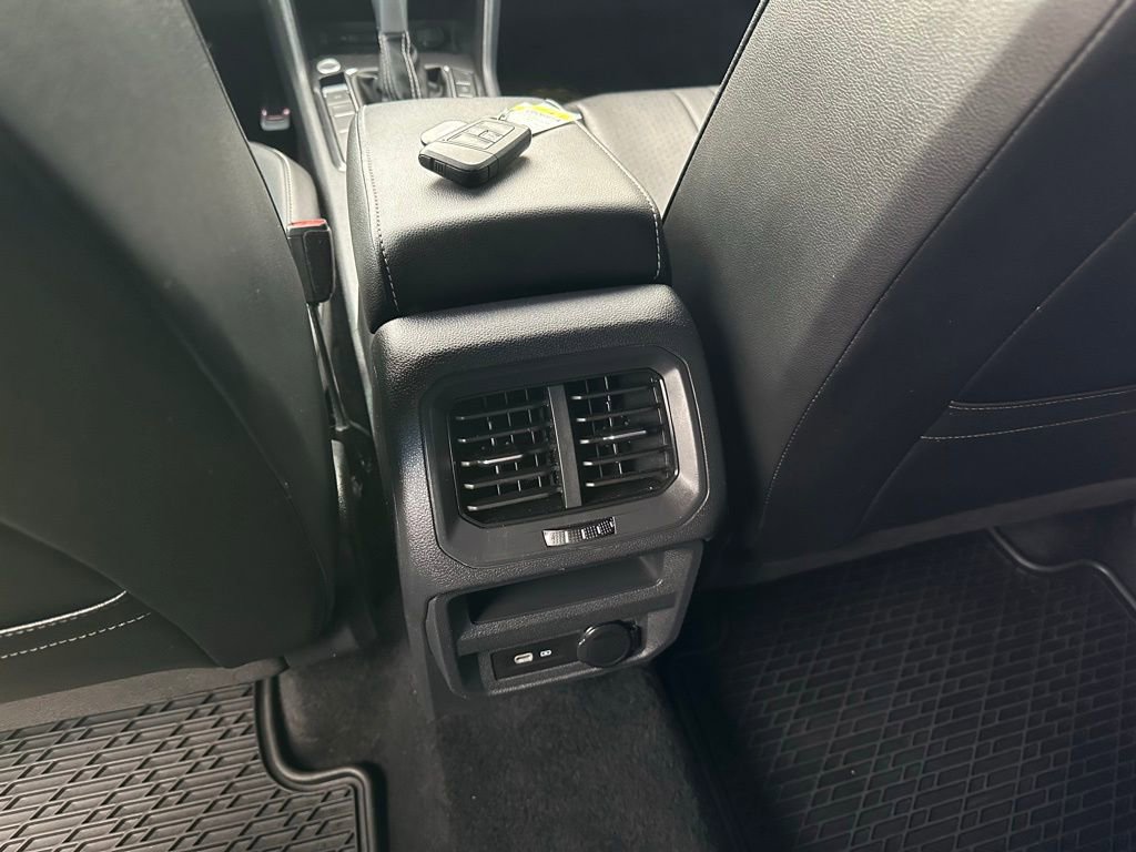 Used 2022 Volkswagen Tiguan SE R-Line FWD image 23