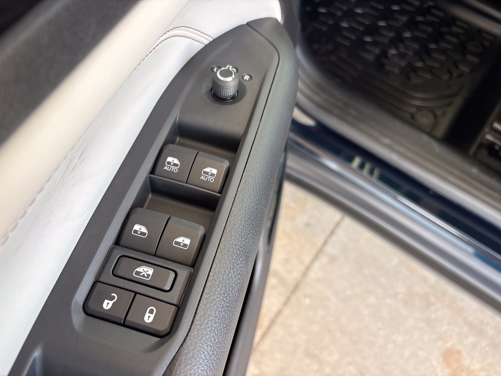 New 2026 Jeep Compass Limited AWD/4WD image 11