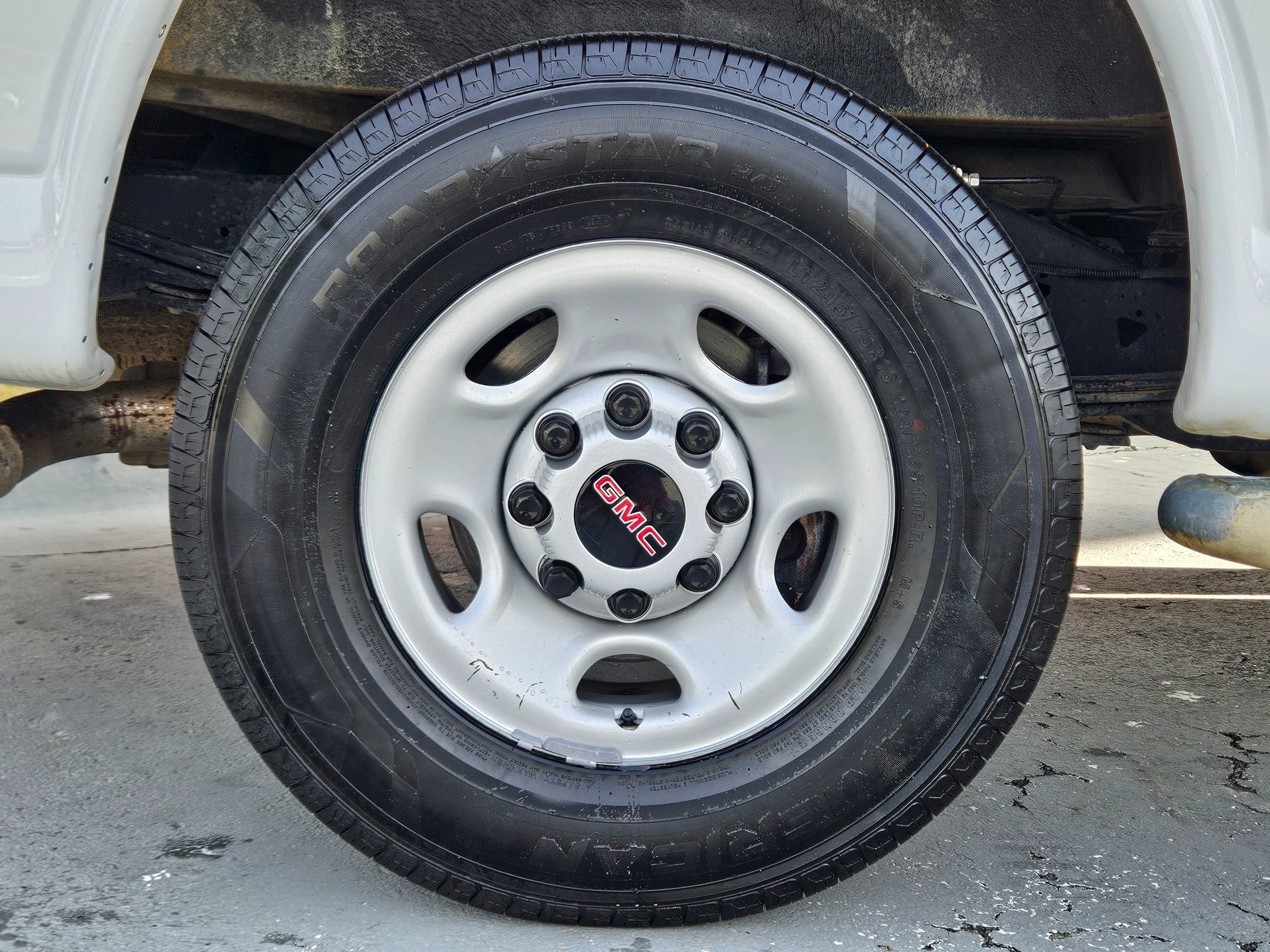 Used 2024 GMC Savana 2500 w/ Driver Convenience Package image 26