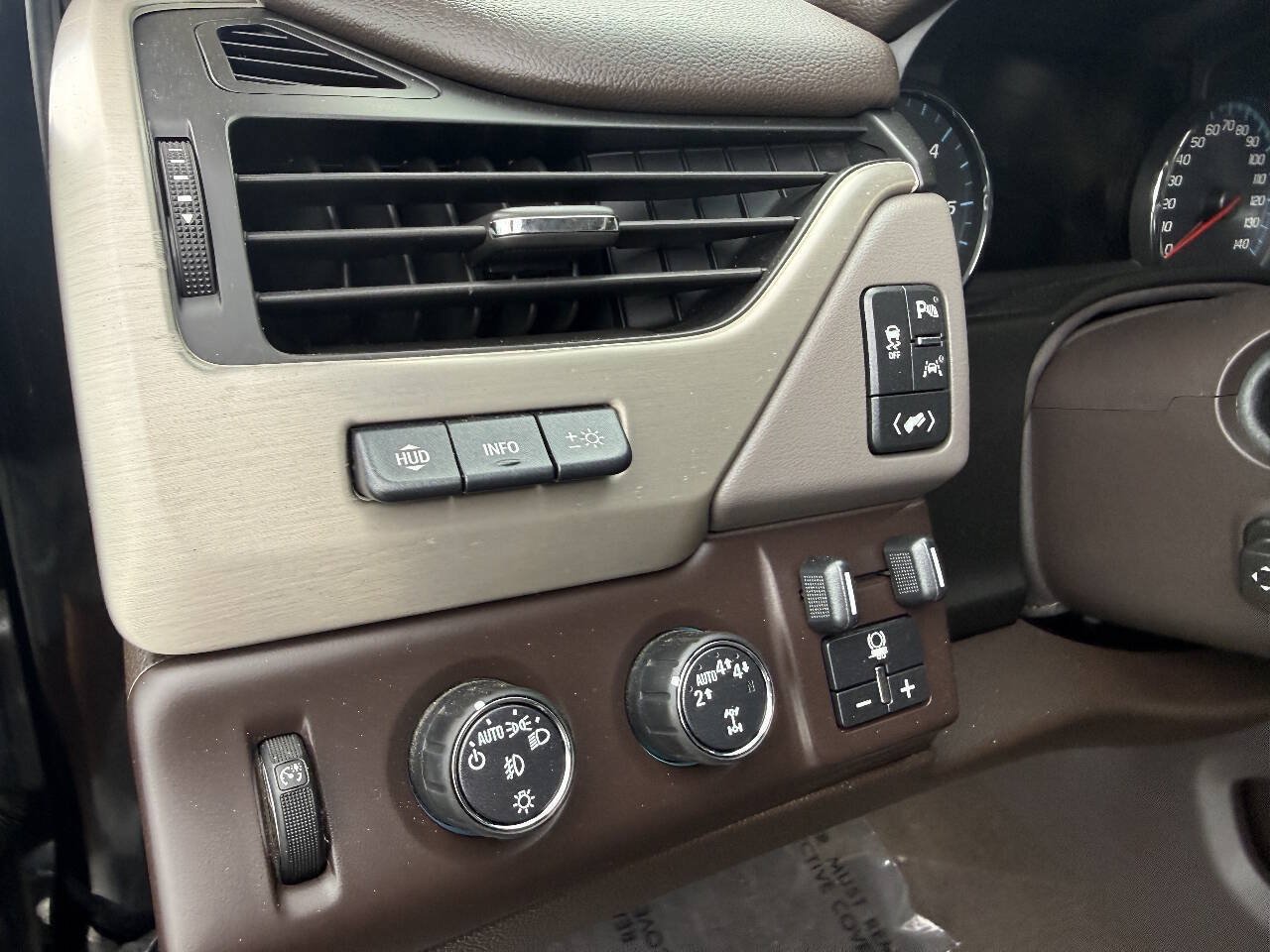Used 2019 GMC Yukon XL Denali AWD/4WD image 25