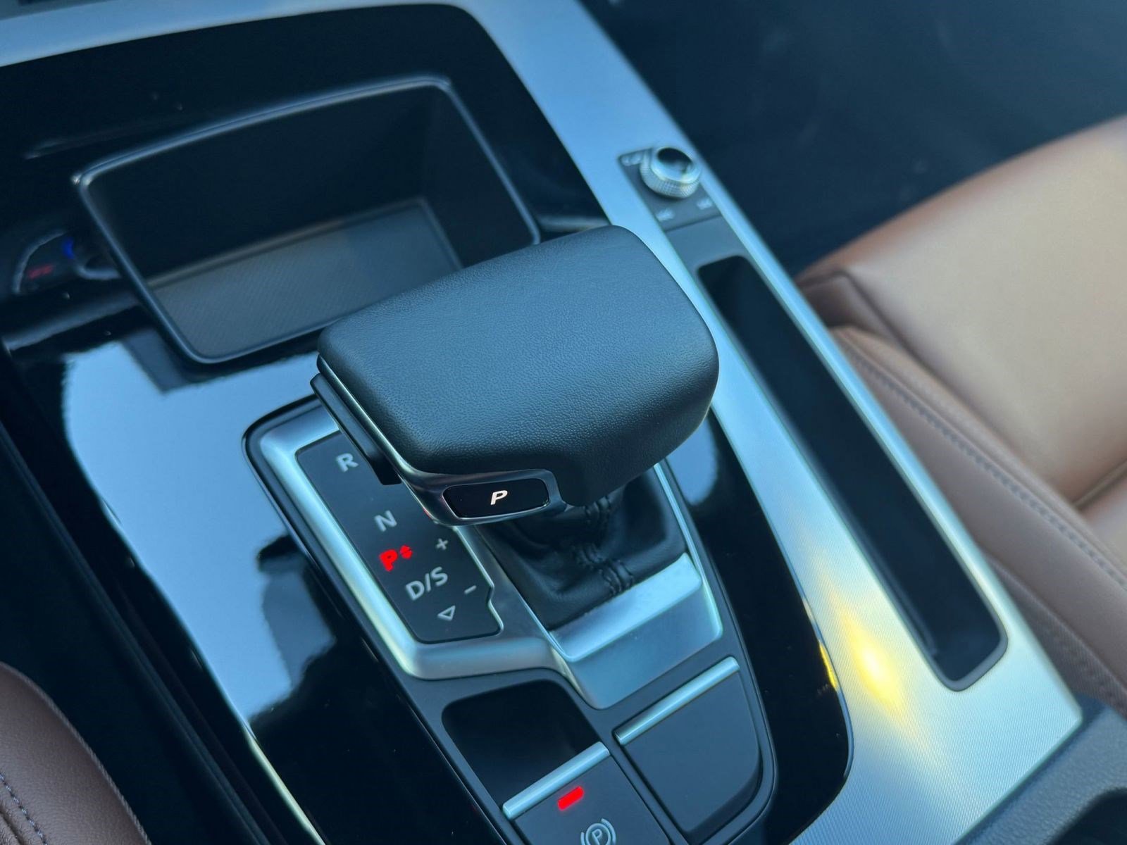 Used 2025 Audi Q5 2.0T Premium w/ Convenience Plus Package image 15