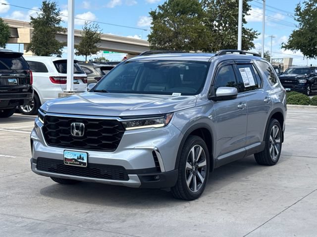 Used 2025 Honda Pilot Touring image 7
