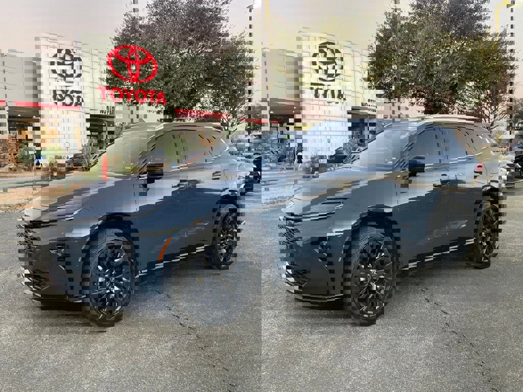 Used 2025 Toyota Crown Signia w/ Advanced Technology Package image 1