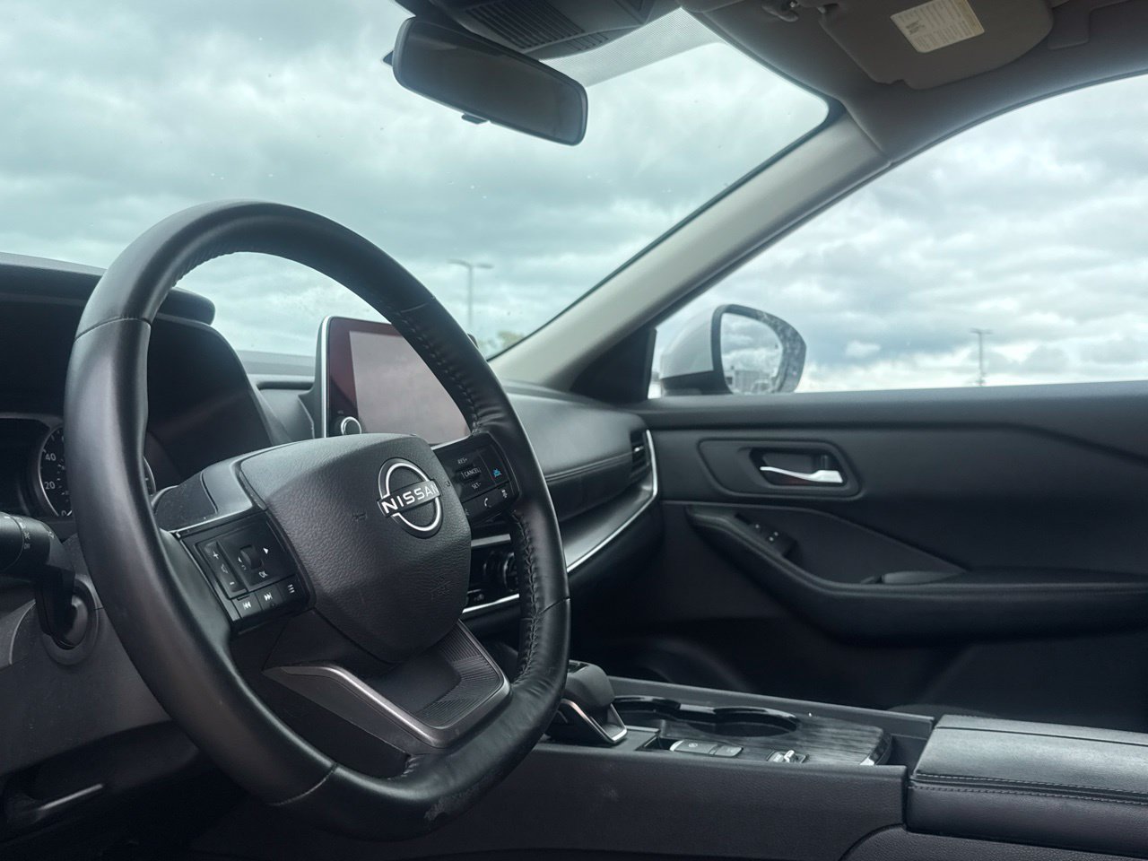Certified 2025 Nissan Rogue SV FWD image 38