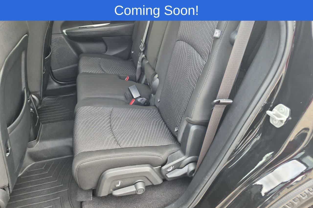 Used 2020 Dodge Journey SE w/ SE Popular Equipment Group FWD image 19