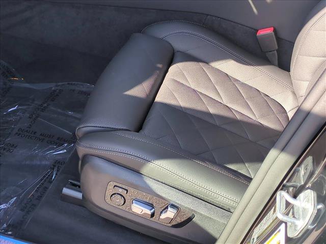 New 2026 BMW X5 xDrive50e w/ Premium Package AWD/4WD image 4