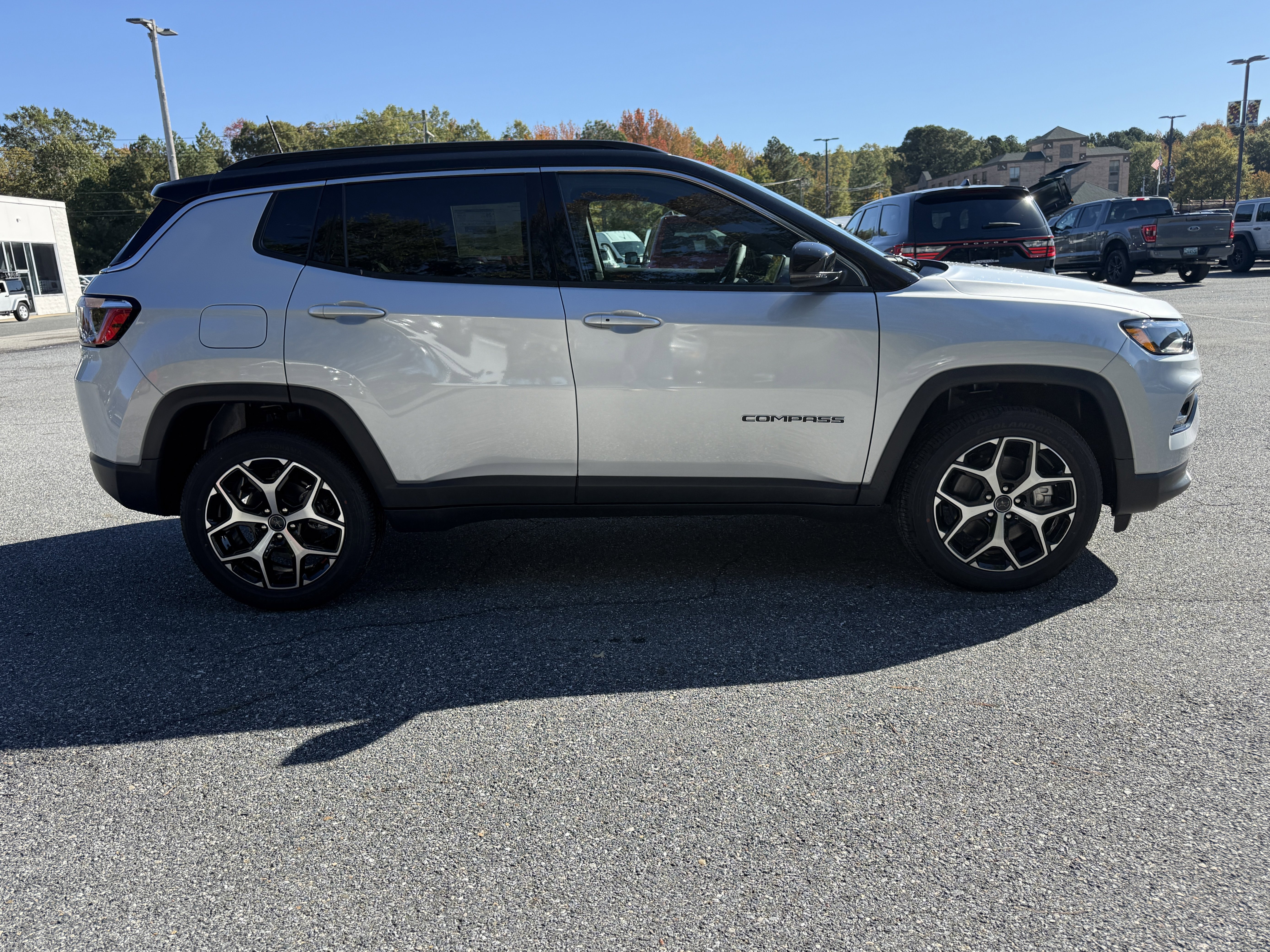 New 2026 Jeep Compass Limited image 9
