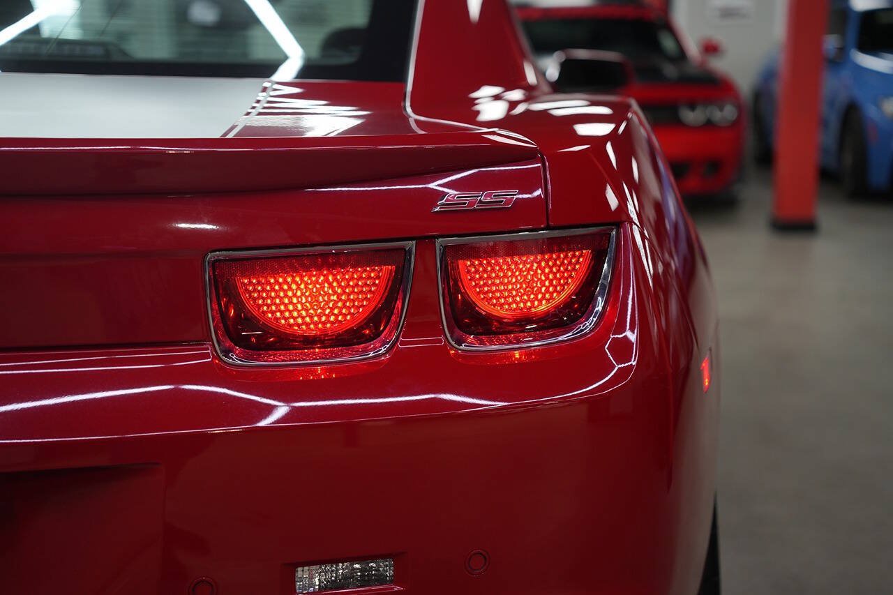 Used 2010 Chevrolet Camaro SS w/ RS Package RWD image 8