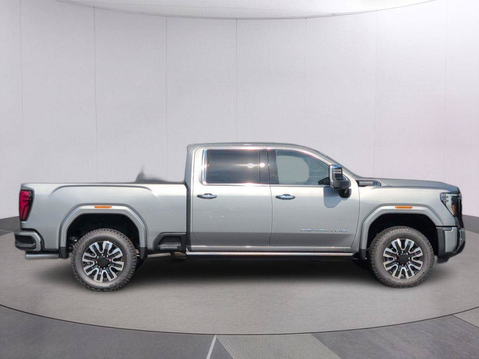 New 2026 GMC Sierra 2500 Denali Ultimate AWD/4WD image 7