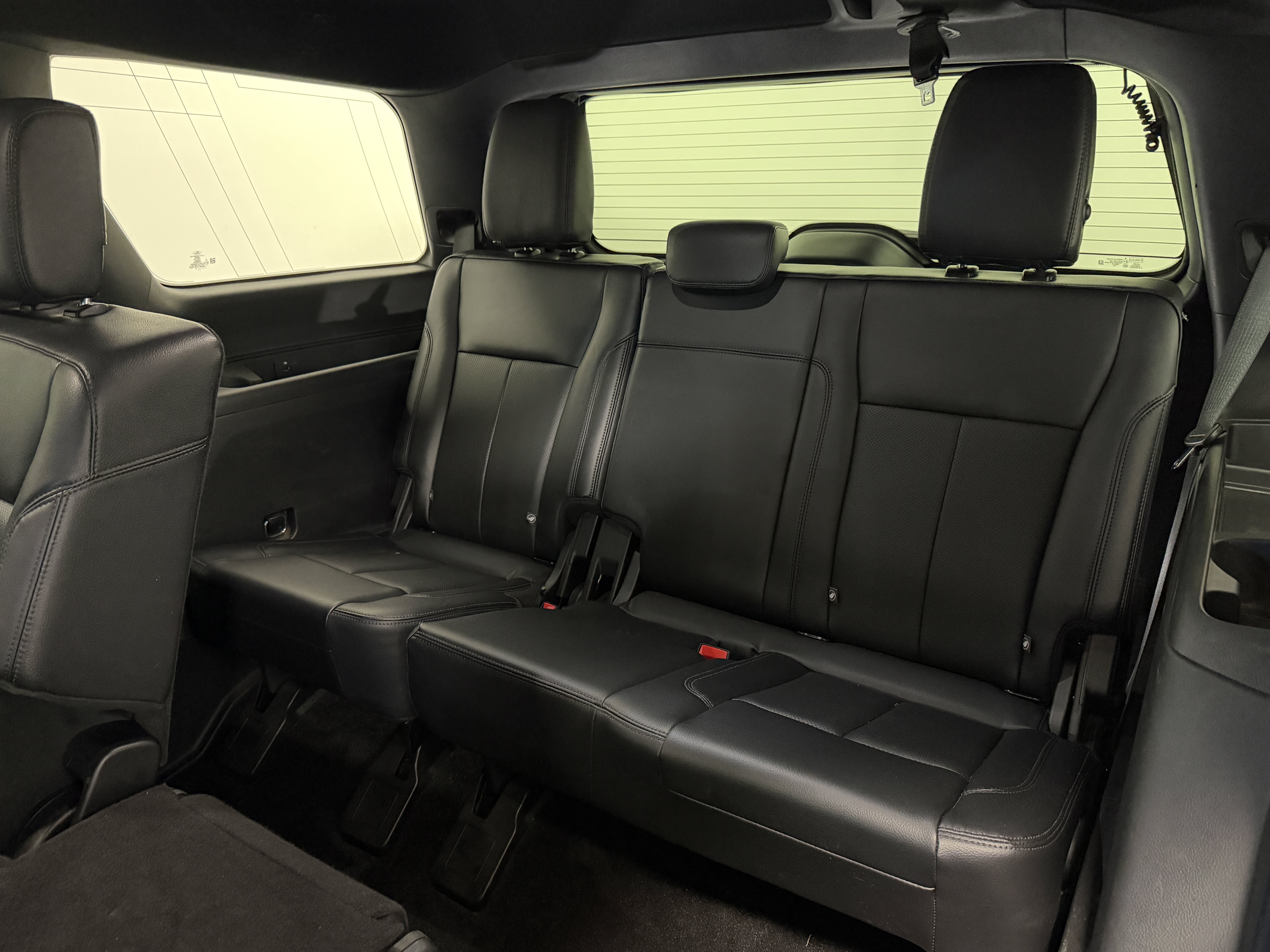 Used 2019 Ford Expedition XLT w/ Equipment Group 202A AWD/4WD image 24