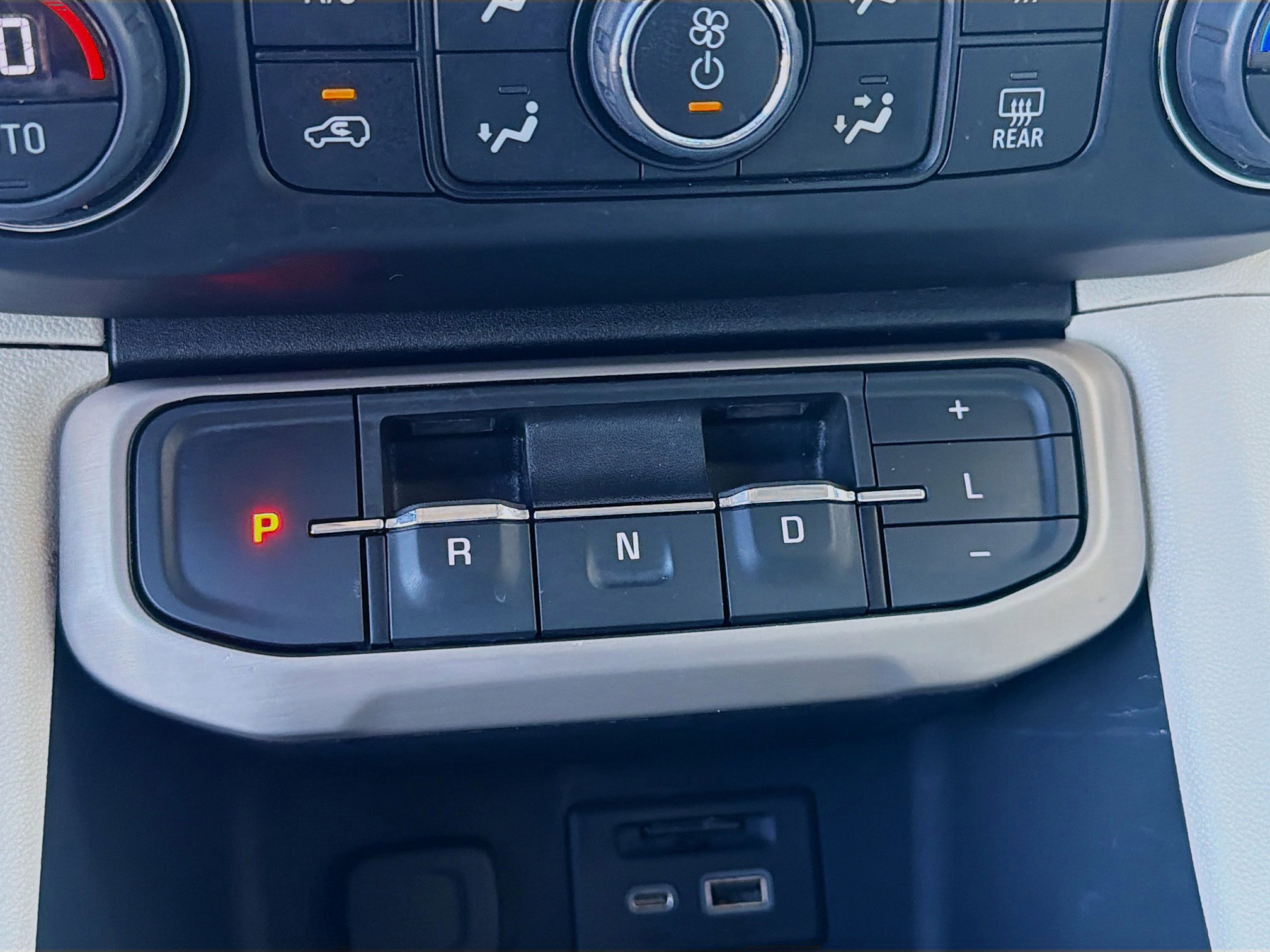 Used 2023 GMC Acadia Denali AWD/4WD image 14