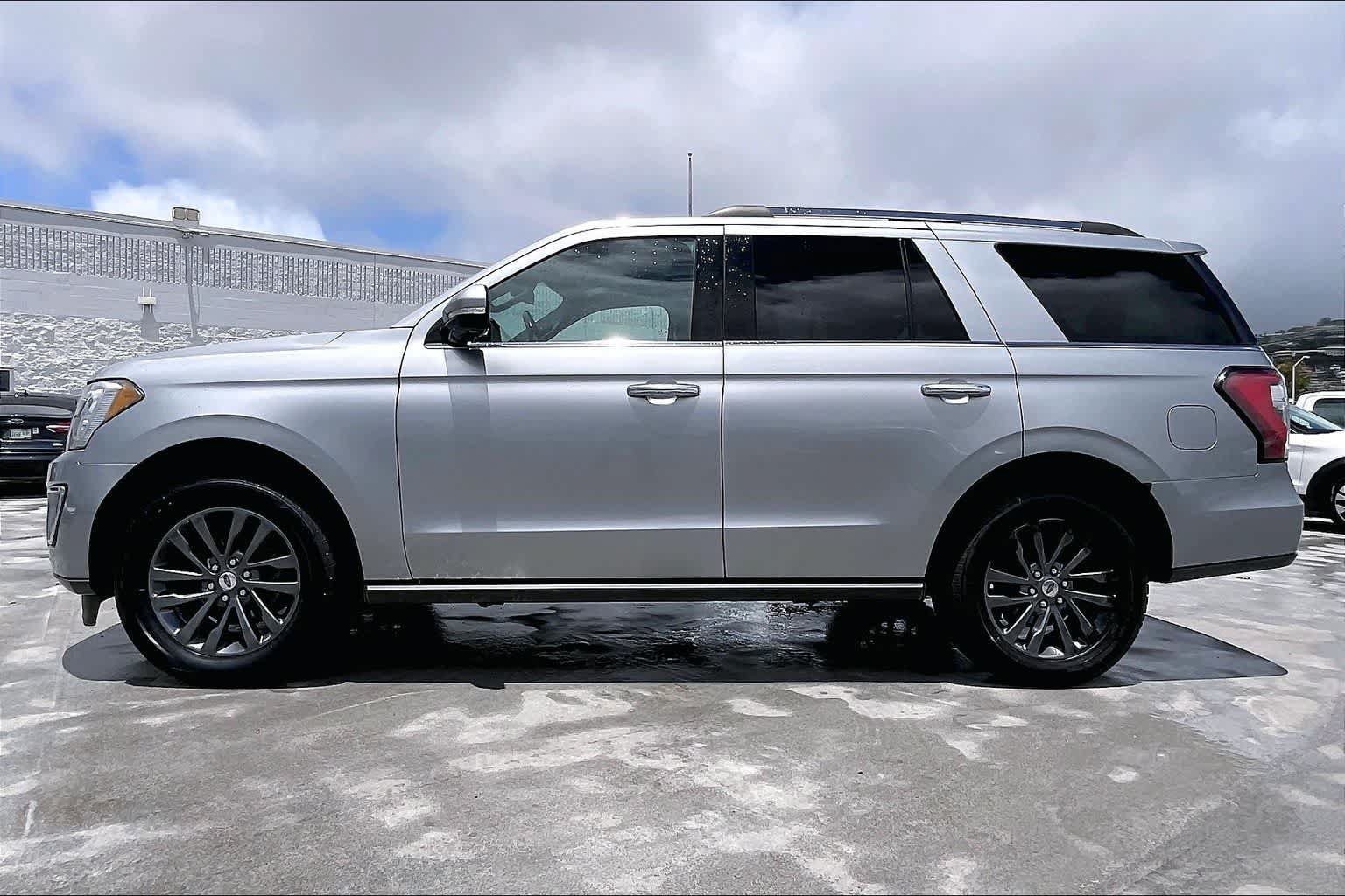 Used 2021 Ford Expedition Limited AWD/4WD image 3