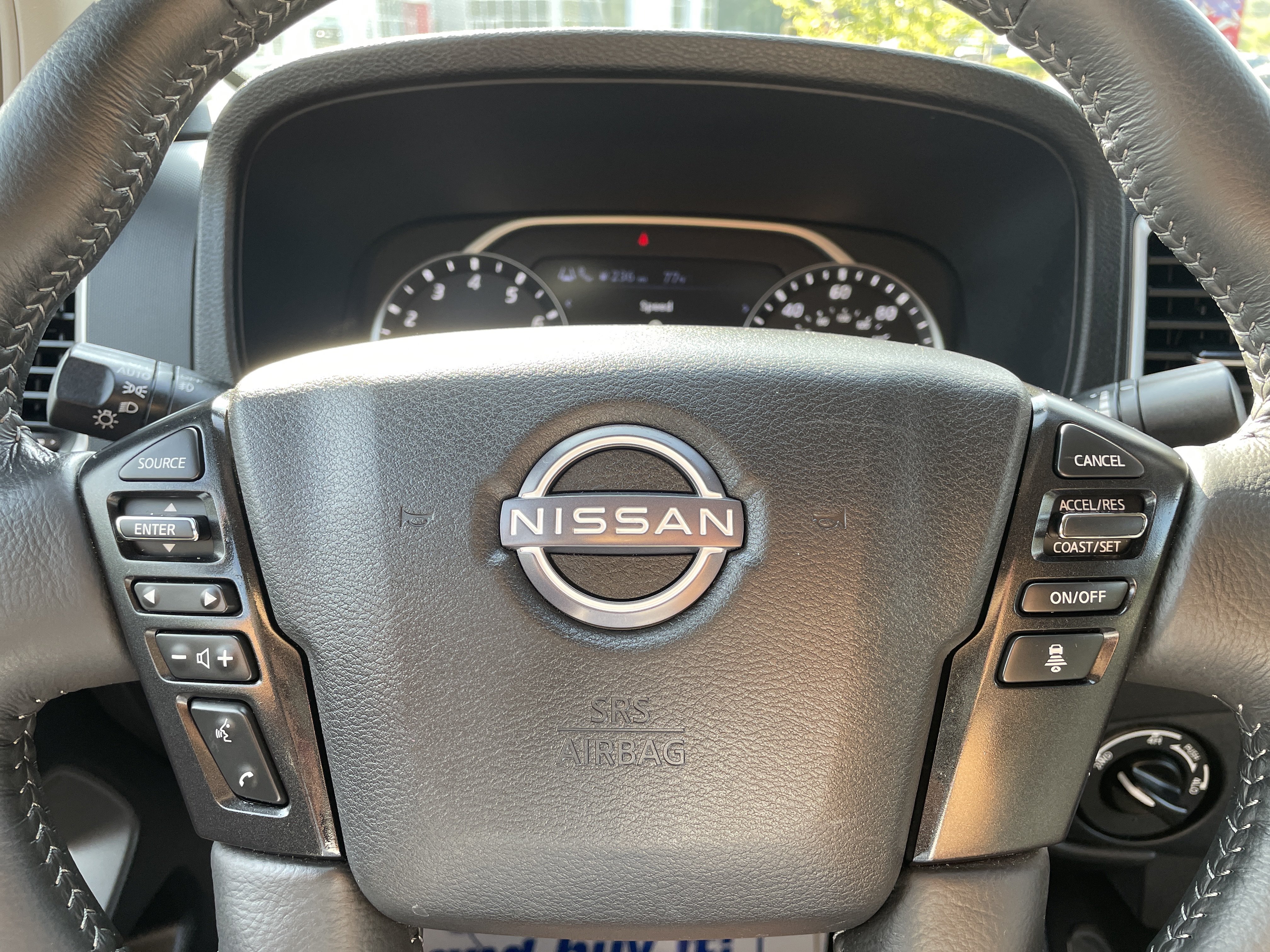 Used 2022 Nissan Frontier SV AWD/4WD image 11
