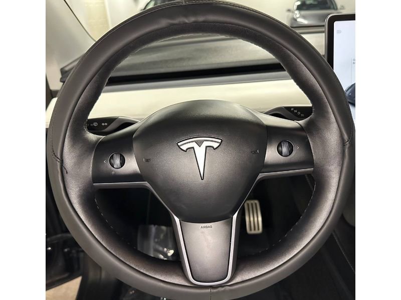 Used 2023 Tesla Model Y Performance AWD/4WD image 17
