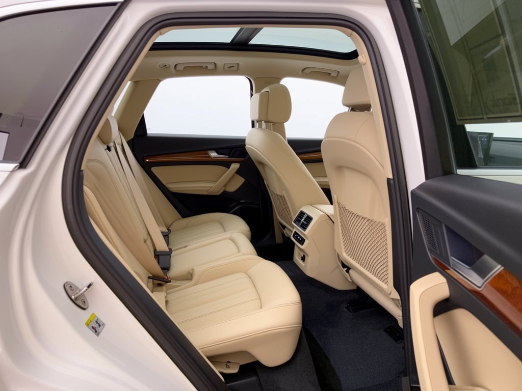 Certified 2023 Audi Q5 2.0T Premium Plus AWD/4WD image 29