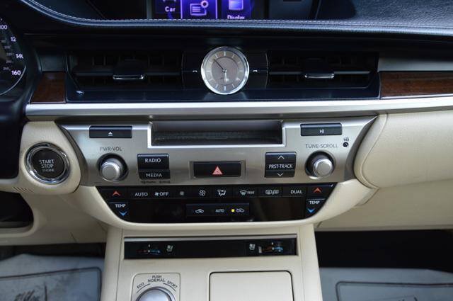 Used 2014 Lexus ES 350 w/ Premium Package FWD image 23