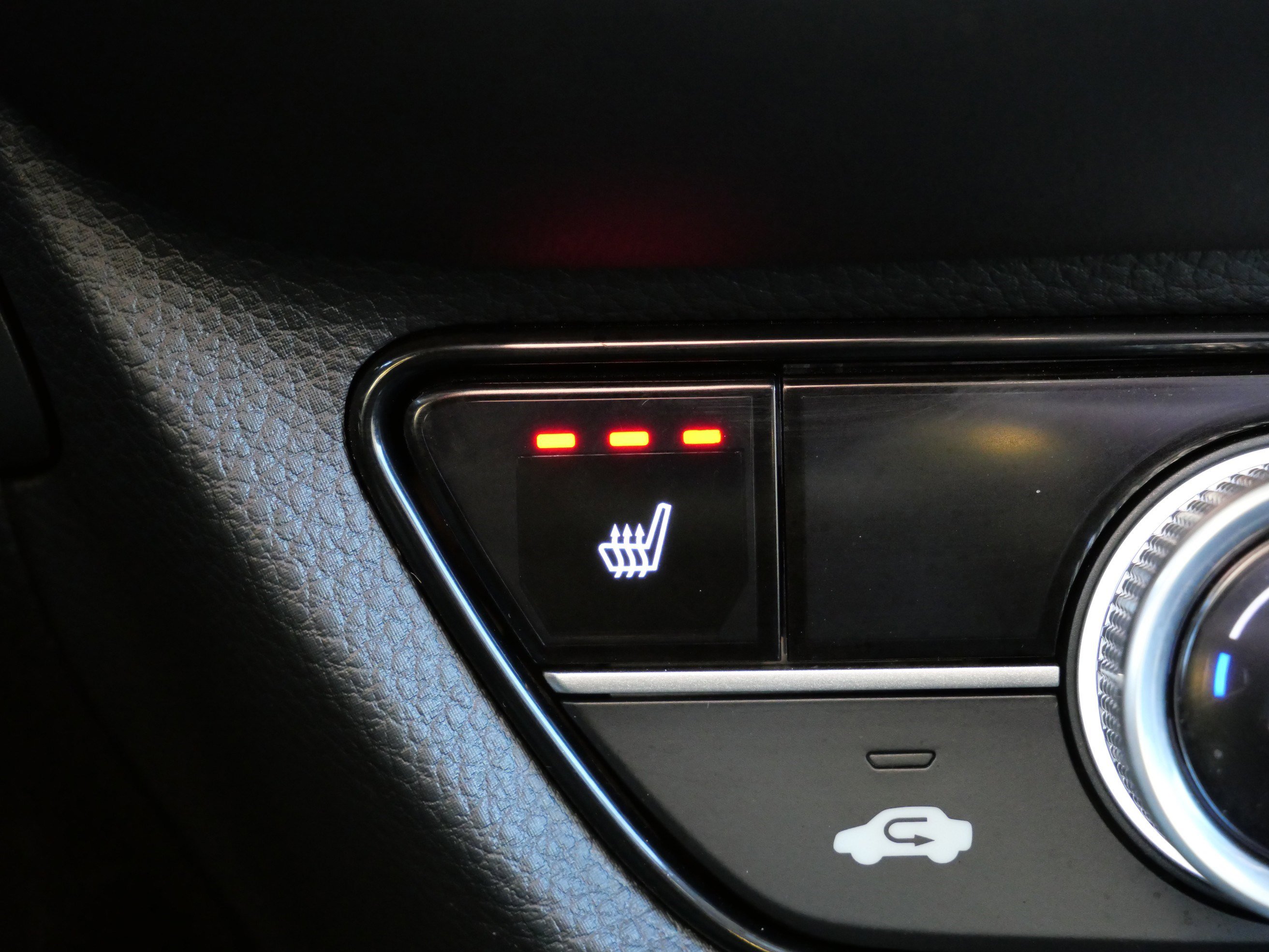 Certified 2025 Honda HR-V EX-L image 27