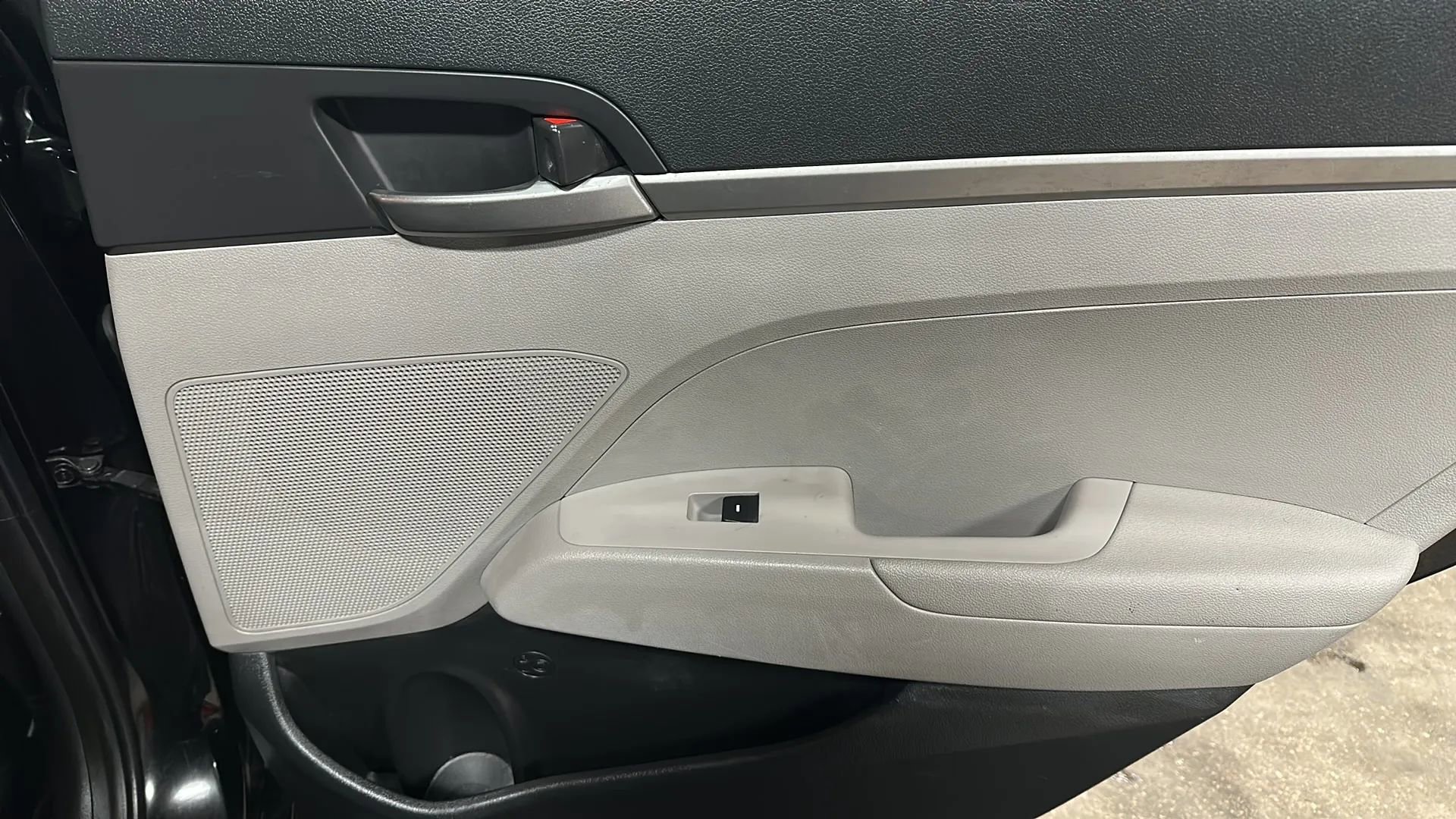 Used 2017 Hyundai Elantra ECO w/ Cargo Package image 15