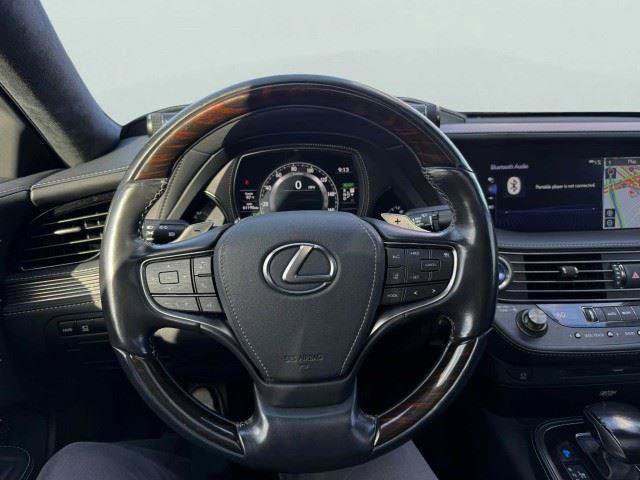 Used 2018 Lexus LS 500h w/ Luxury Package RWD image 23