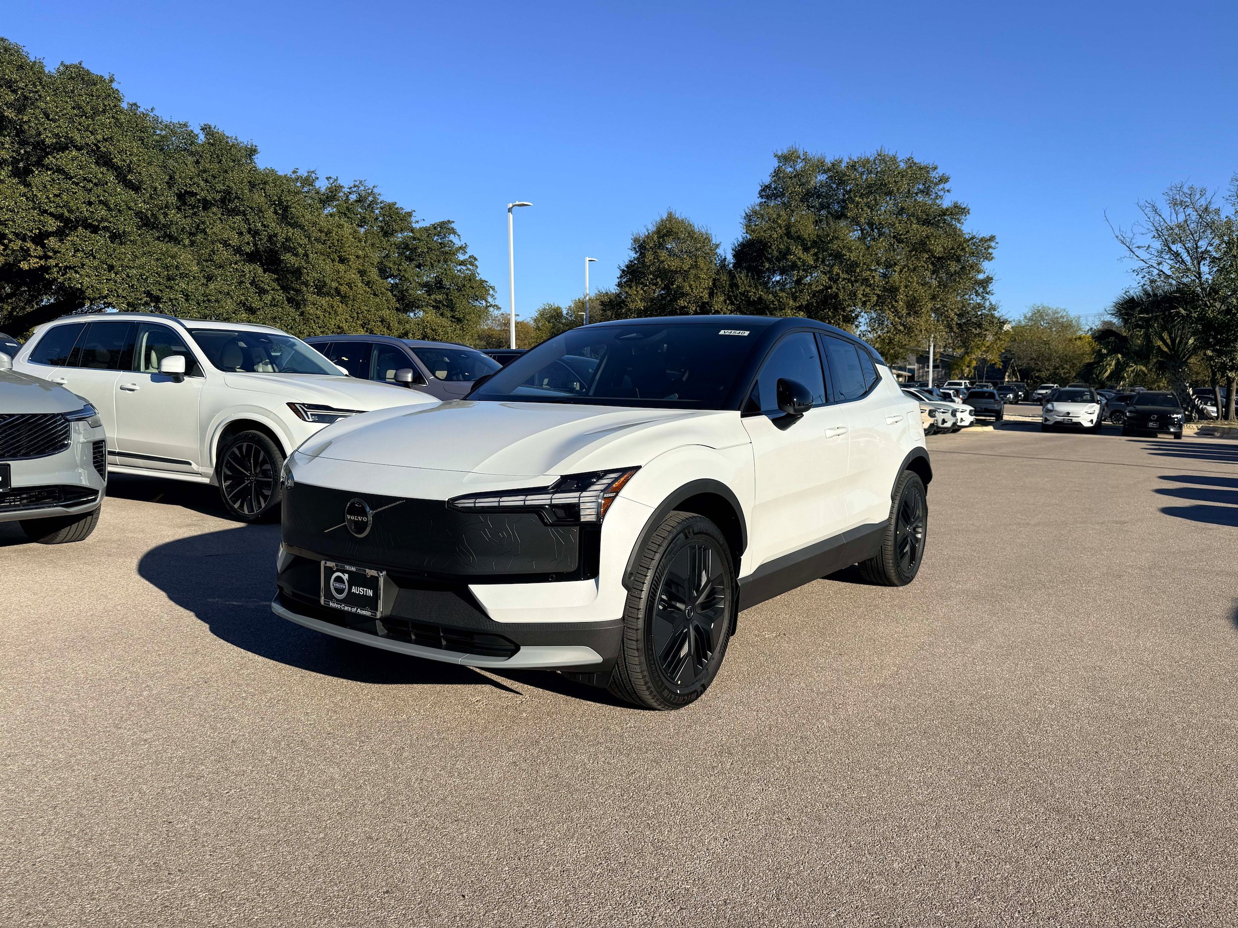 New 2026 Volvo EX30 Cross Country Ultra AWD/4WD image 2