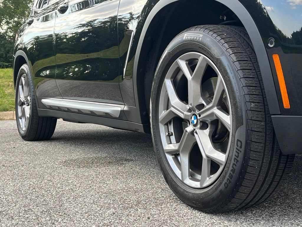 Used 2024 BMW X3 xDrive30i w/ Premium Package w/ZPA AWD/4WD image 9