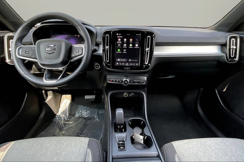 Used 2024 Volvo XC40 B5 Core AWD/4WD image 7