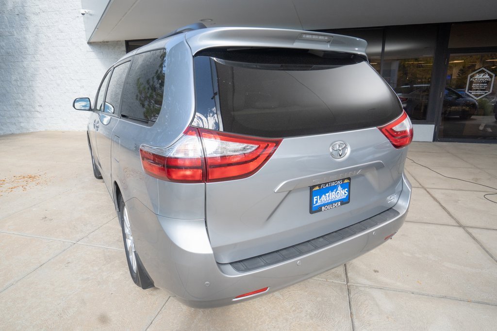Used 2017 Toyota Sienna XLE Premium image 5