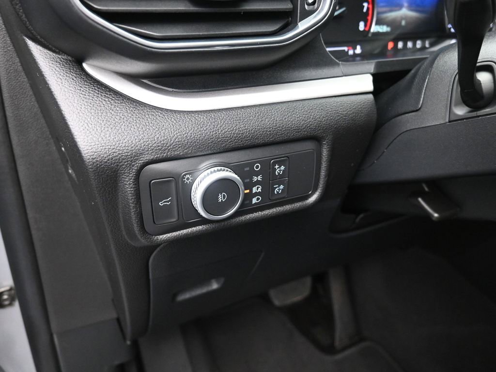 Used 2022 Ford Explorer XLT w/ Equipment Group 202A image 13