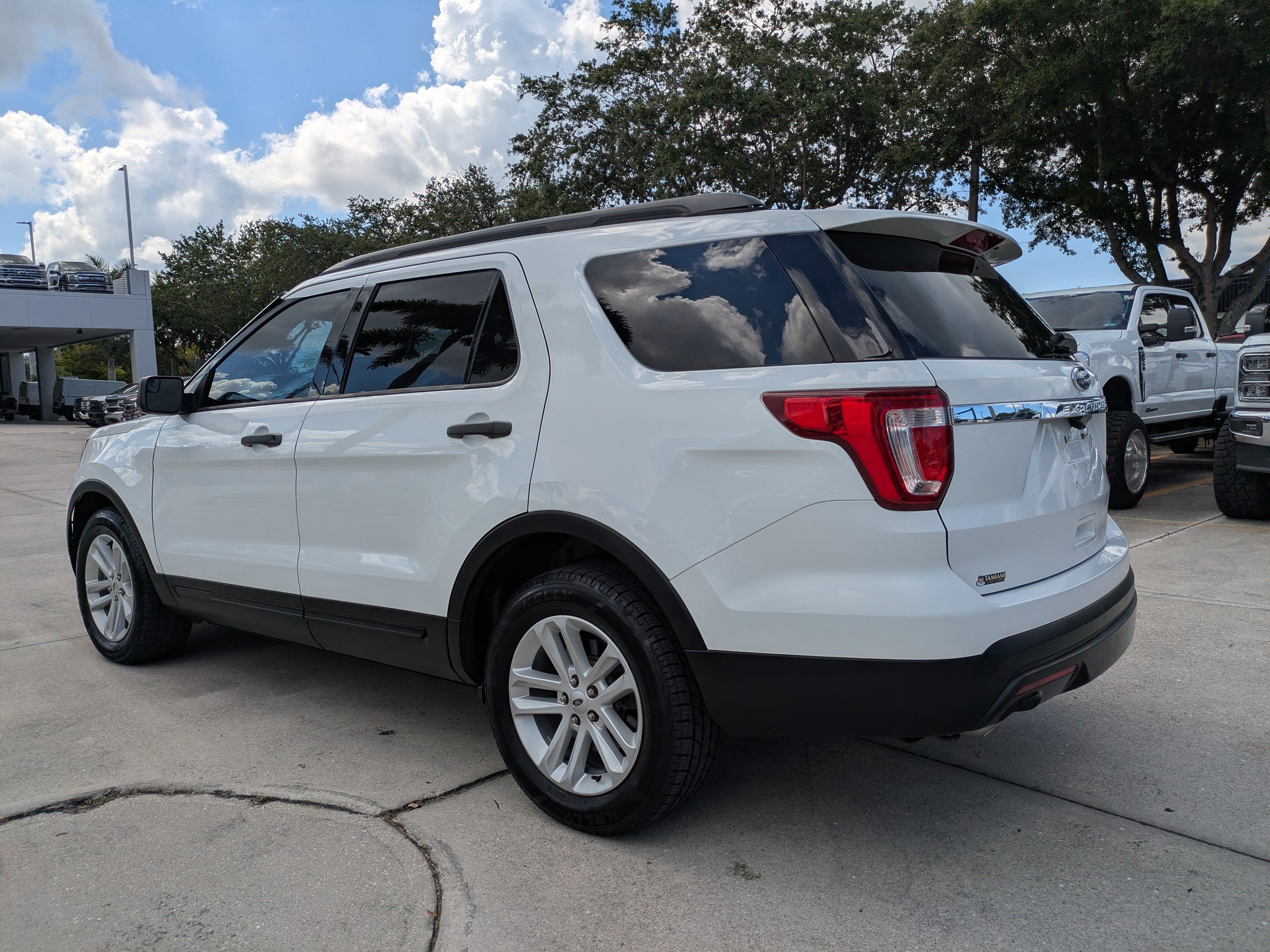Used 2016 Ford Explorer FWD image 6
