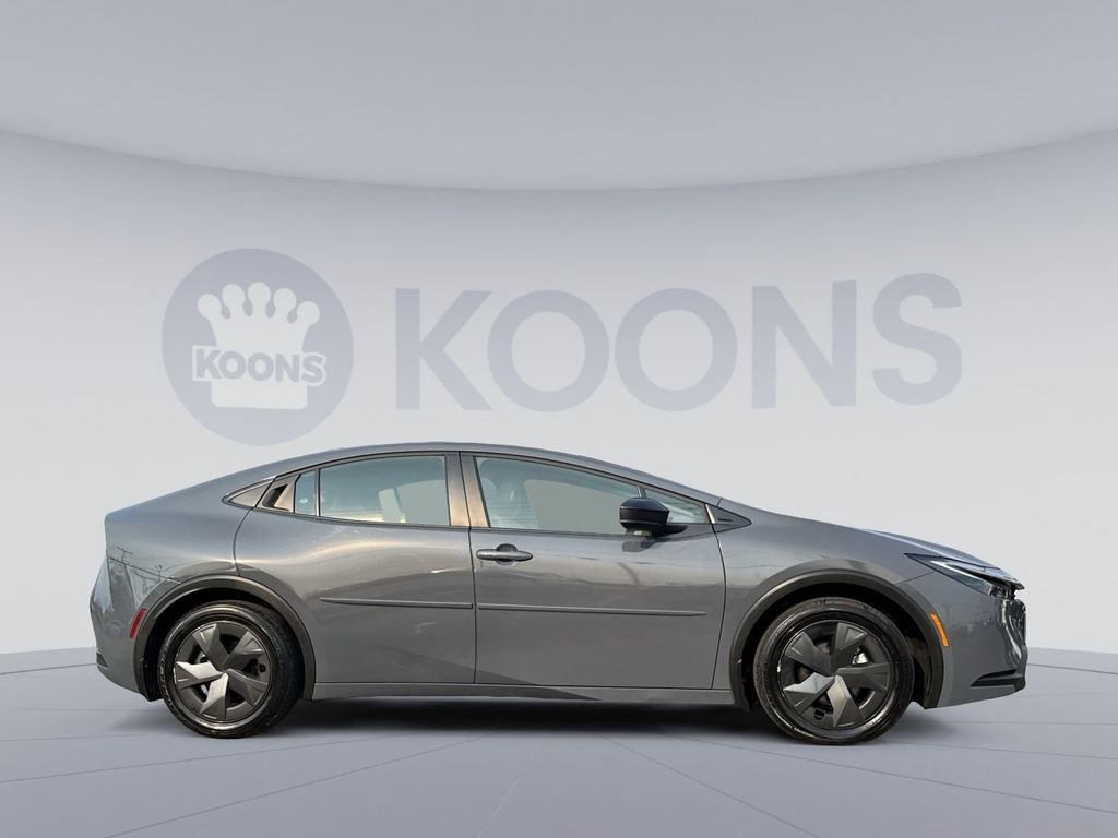 Used 2024 Toyota Prius LE image 8