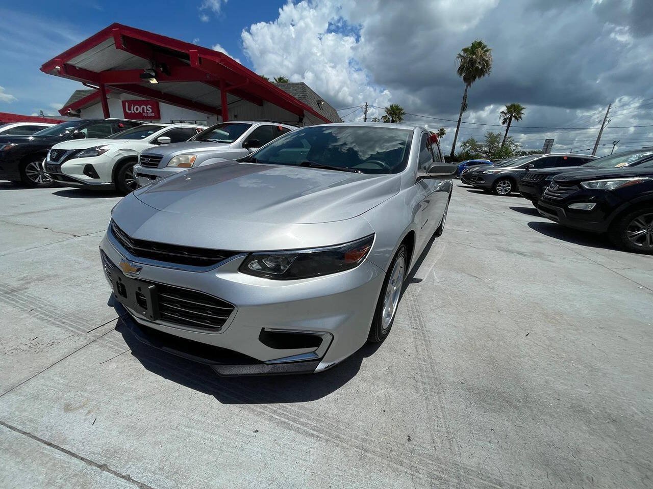 Used 2018 Chevrolet Malibu LS FWD image 3