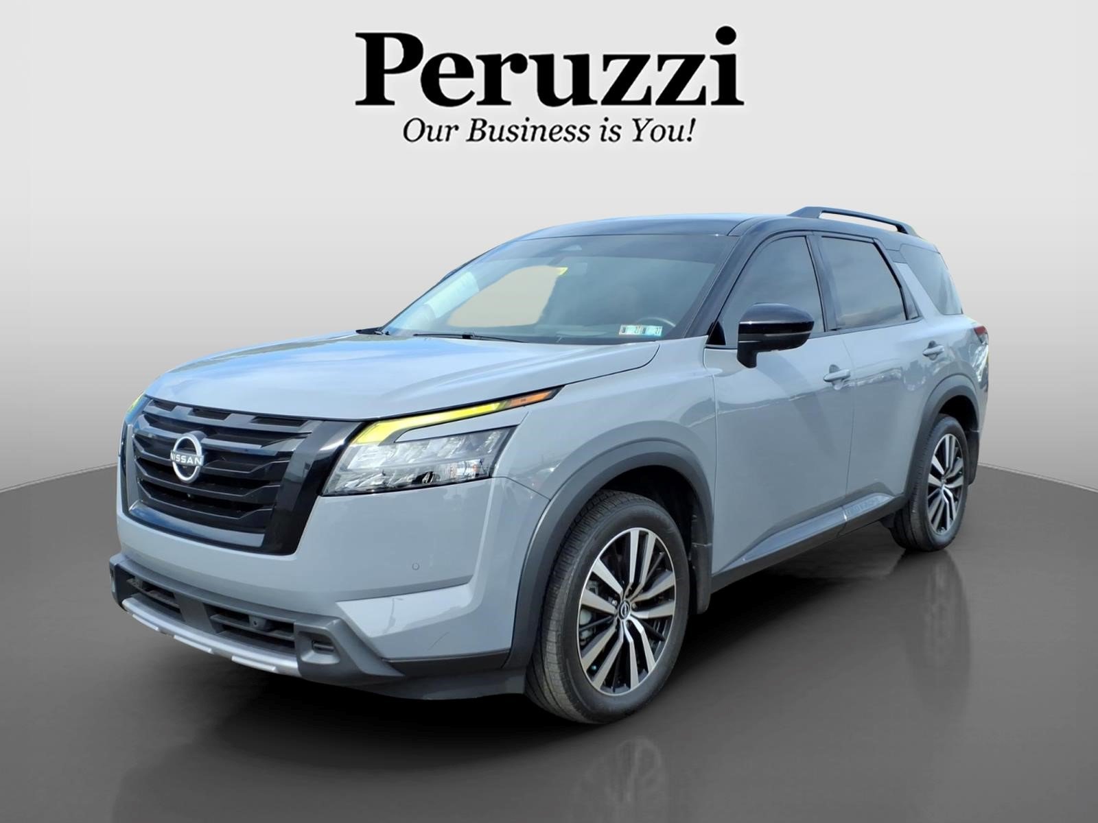 Certified 2025 Nissan Pathfinder Platinum w/ Black Appearance Package AWD/4WD image 8