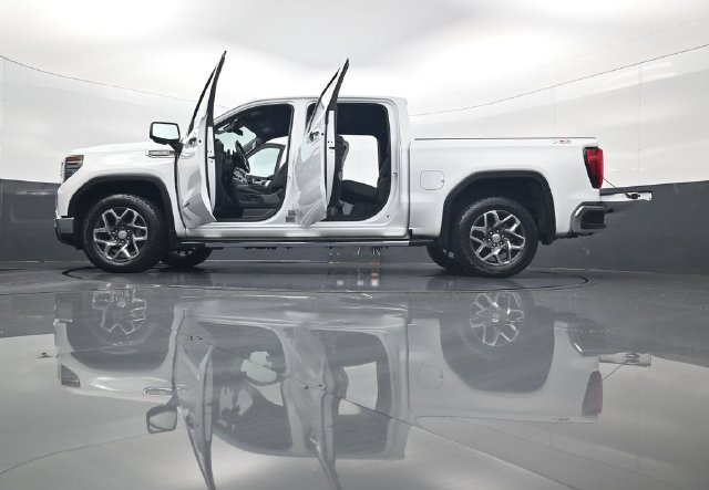 Certified 2023 GMC Sierra 1500 SLT w/ SLT Premium Plus Package AWD/4WD image 34