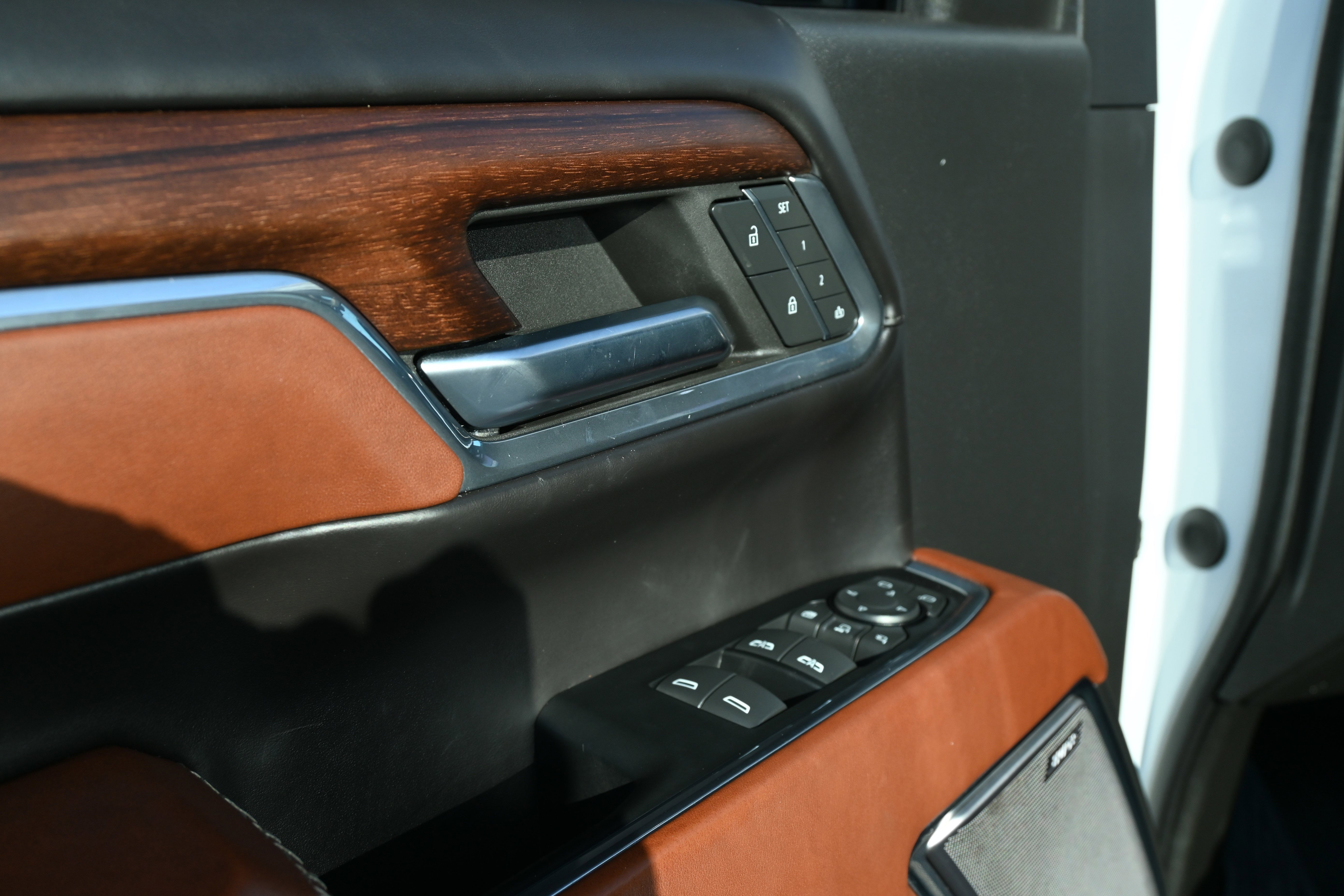 Used 2024 GMC Sierra 3500 Denali Ultimate image 17