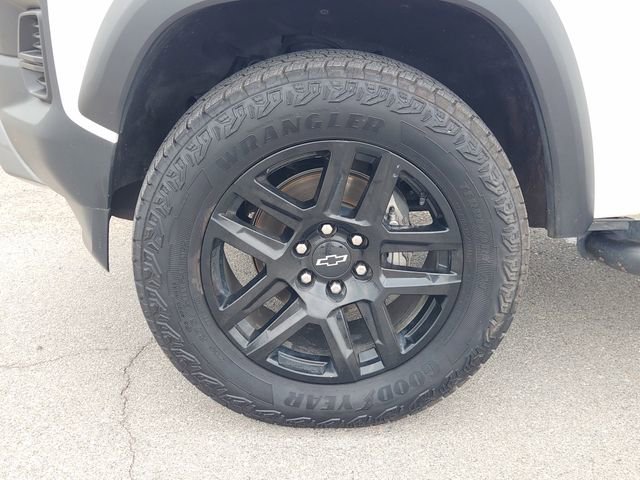 Used 2023 Chevrolet Colorado Trail Boss w/ Technology Package AWD/4WD image 13