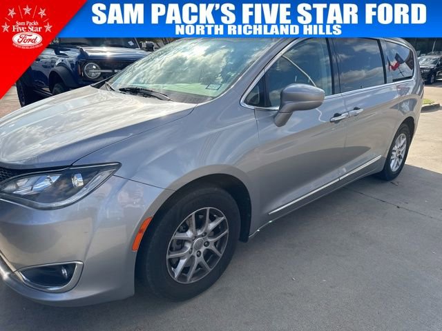 Used 2020 Chrysler Pacifica Touring-L image 6