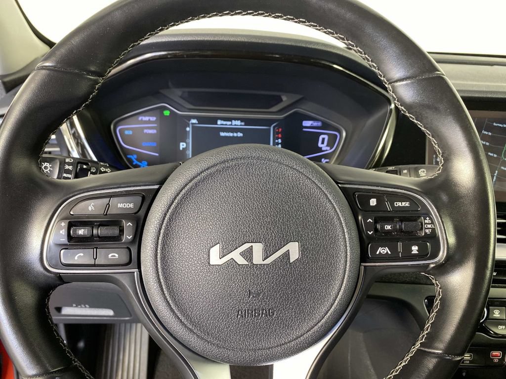 Used 2022 Kia Niro Touring Special Edition FWD image 16
