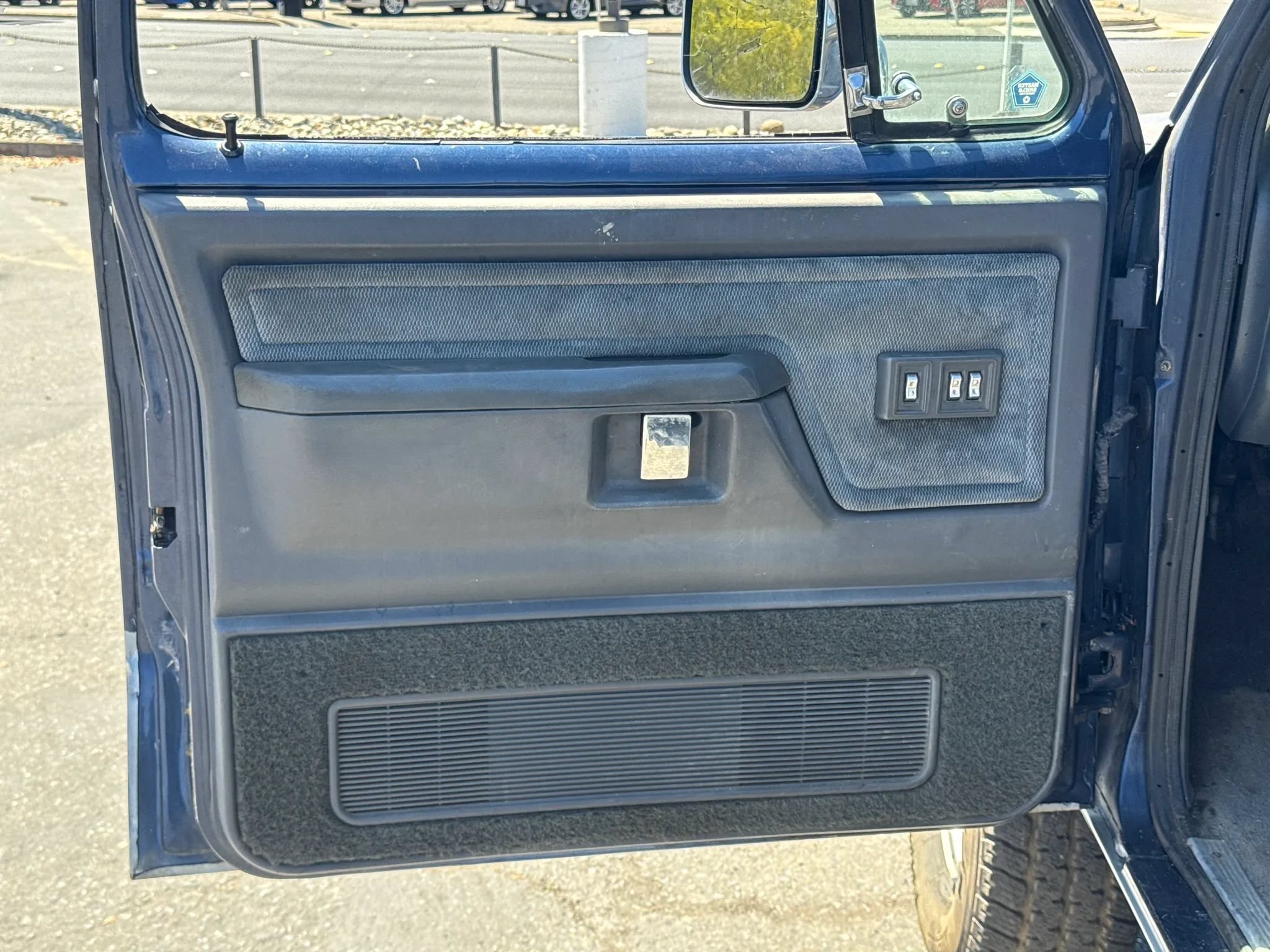 Used 1993 Dodge D/W Truck 250 AWD/4WD image 4