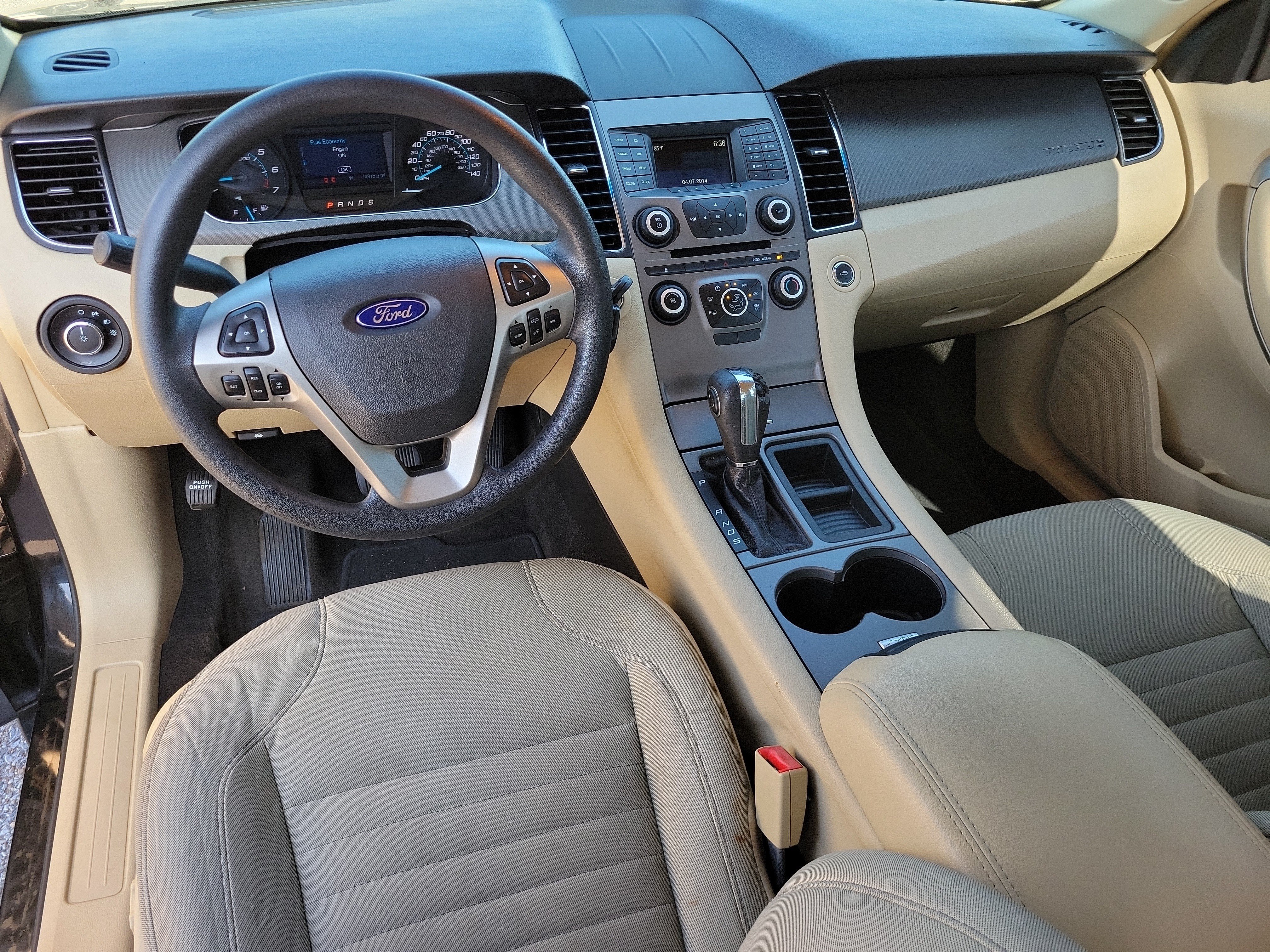 Used 2015 Ford Taurus SE FWD image 14