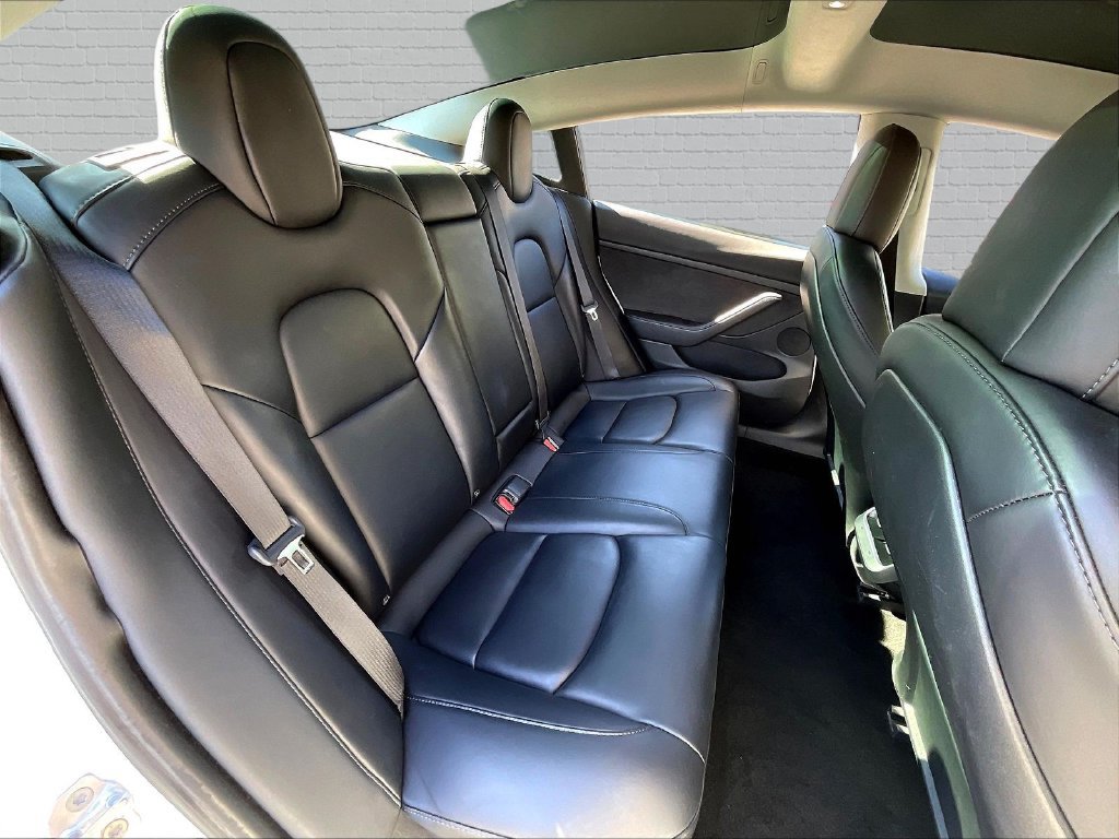 Used 2022 Tesla Model 3 Standard Range RWD image 11