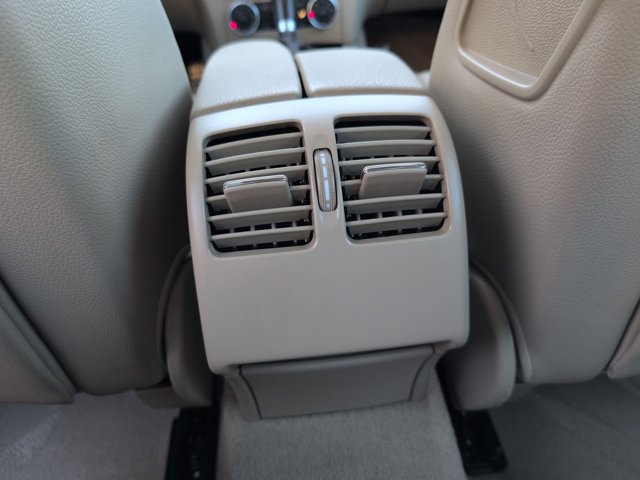 Used 2013 Mercedes-Benz C 250 Sedan image 18