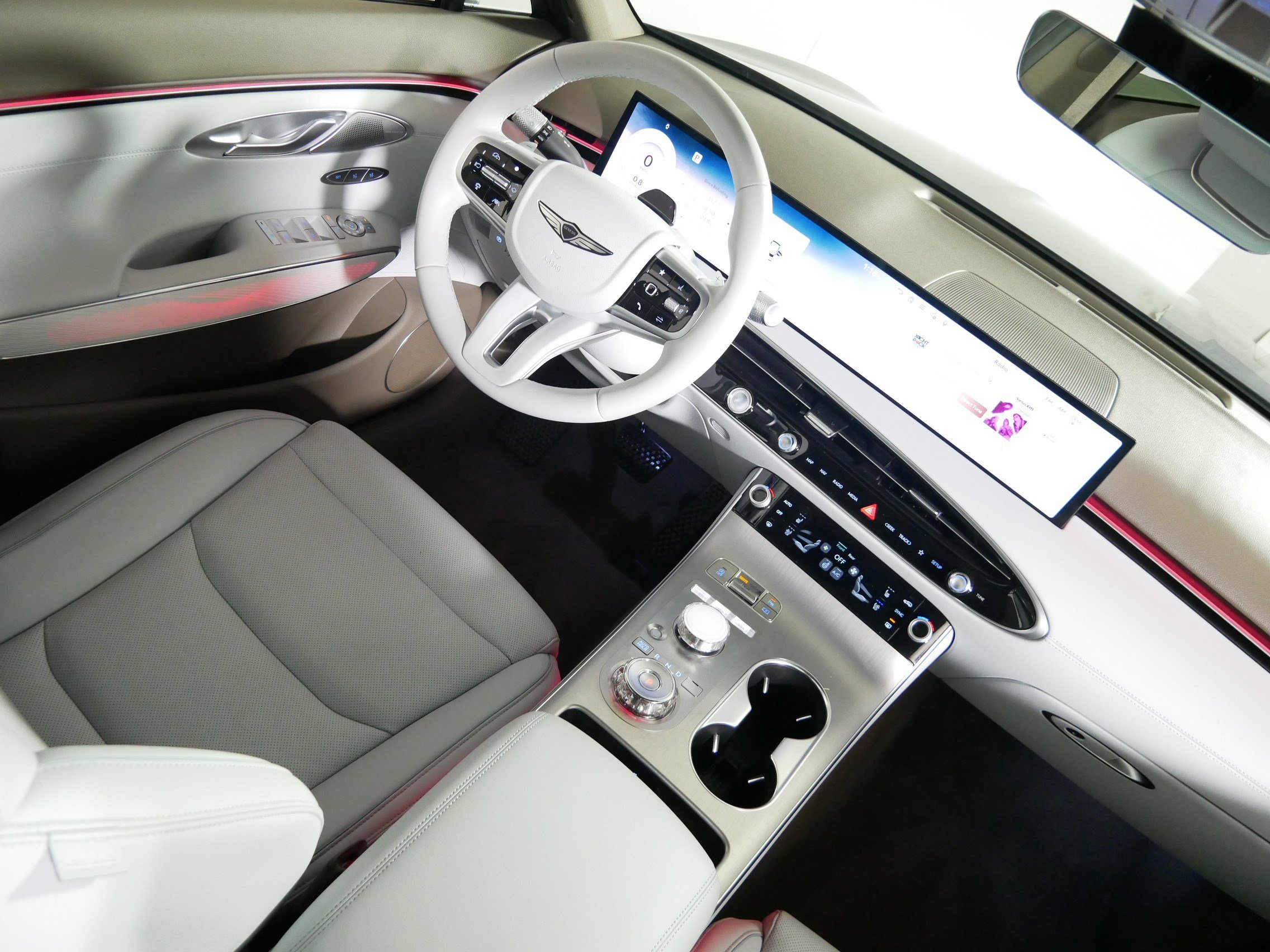 Used 2026 Genesis GV70 2.5T Advanced AWD/4WD image 9