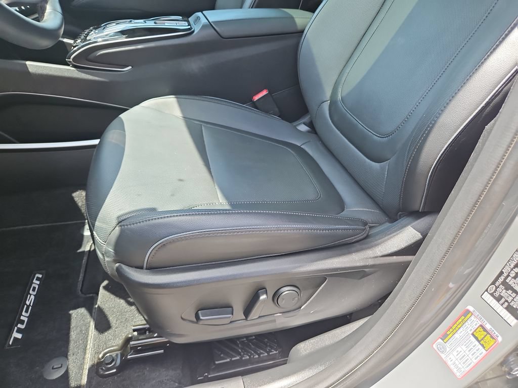 Used 2024 Hyundai Tucson Limited FWD image 16