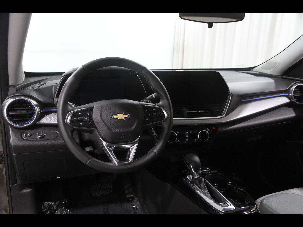 Used 2024 Chevrolet Trax LT w/ LT Convenience Package FWD image 6