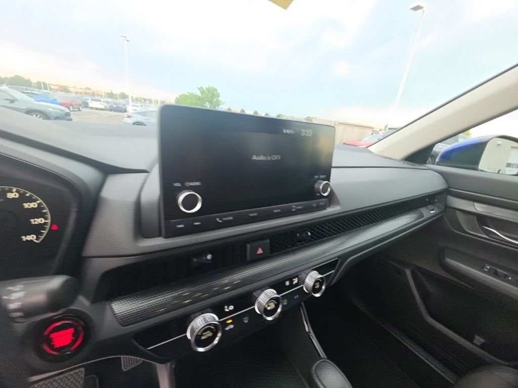 Used 2025 Honda CR-V LX image 18