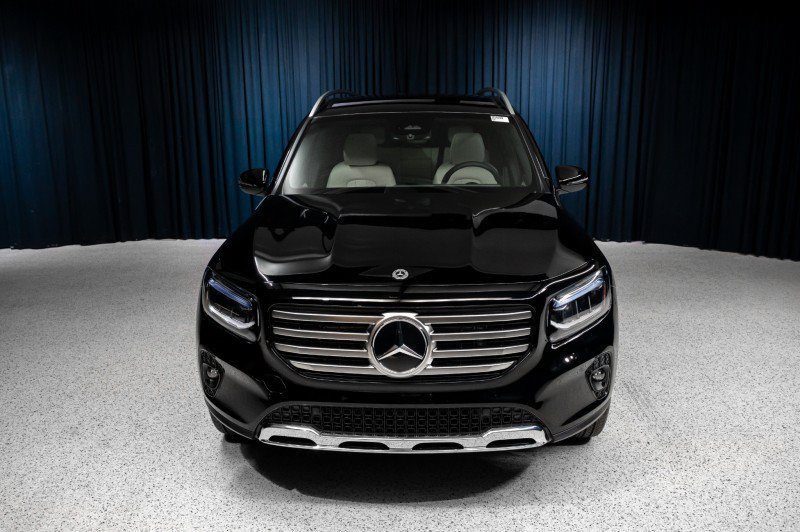 New 2026 Mercedes-Benz GLB 250 4MATIC image 2