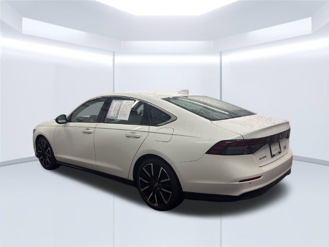 Used 2024 Honda Accord Touring image 3